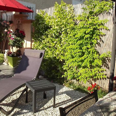 Mas De La Coucourde Bed & Breakfast Paluds de Noves Exterior foto